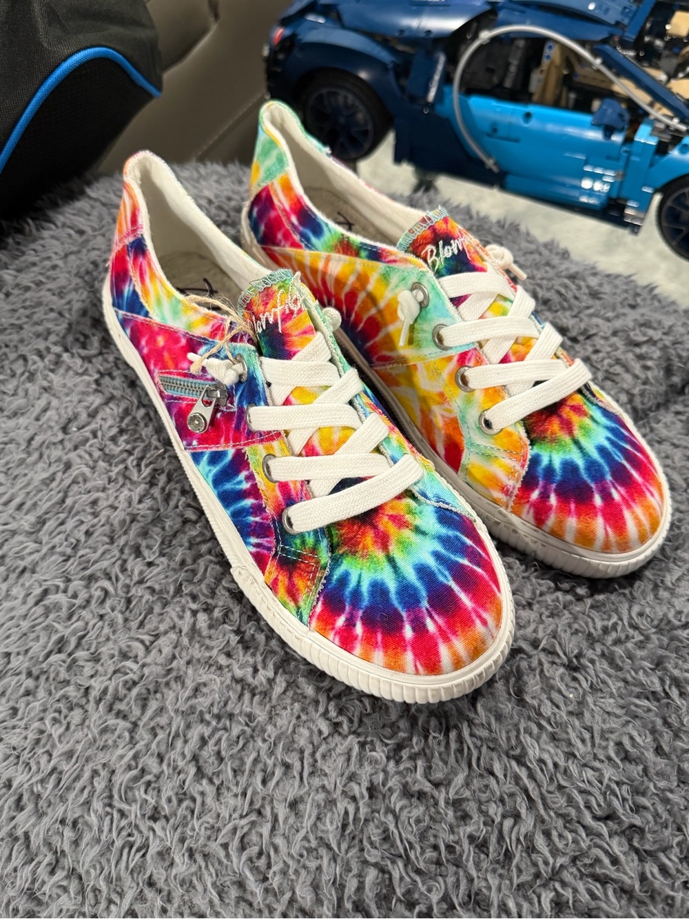 Women's Tie-Dye Canvas Sneakers - Rainbow - Picture 3 of 5